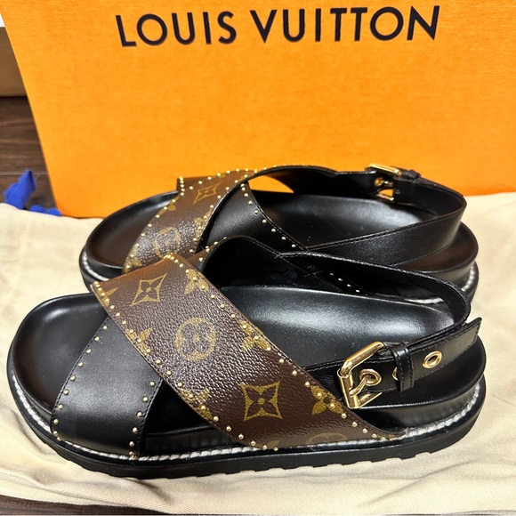 LOUIS VUITTON PASEO FLAT COMFORT SANDLE MONOGRAM AND BACK GOLD STUDS & BUCKLE - Picture 1 of 8